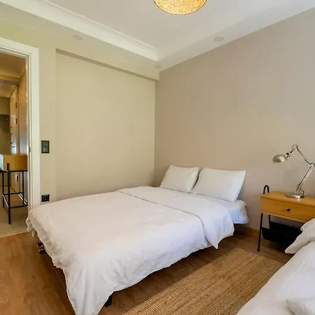 Modern Two-bedroom Flat With Stunning Bosphorus View *