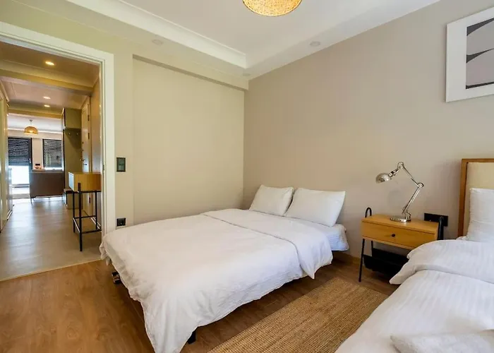 Modern Two-bedroom Flat With Stunning Bosphorus View *