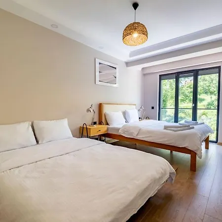 Modern Two-bedroom Flat With Stunning Bosphorus View דירה *